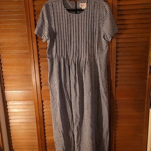 Vintage long dress with plaid print